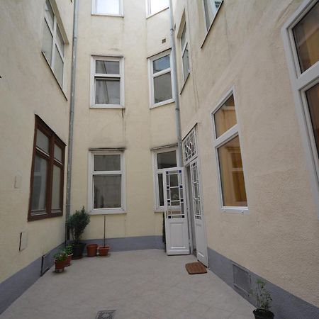 Vienna Holiday Apartments Exterior photo
