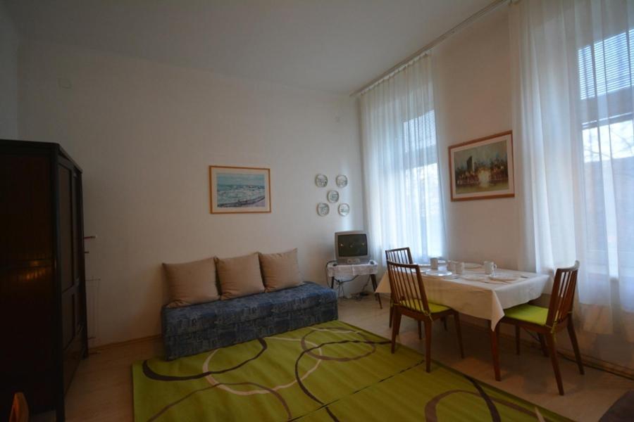 Vienna Holiday Apartments Exterior photo